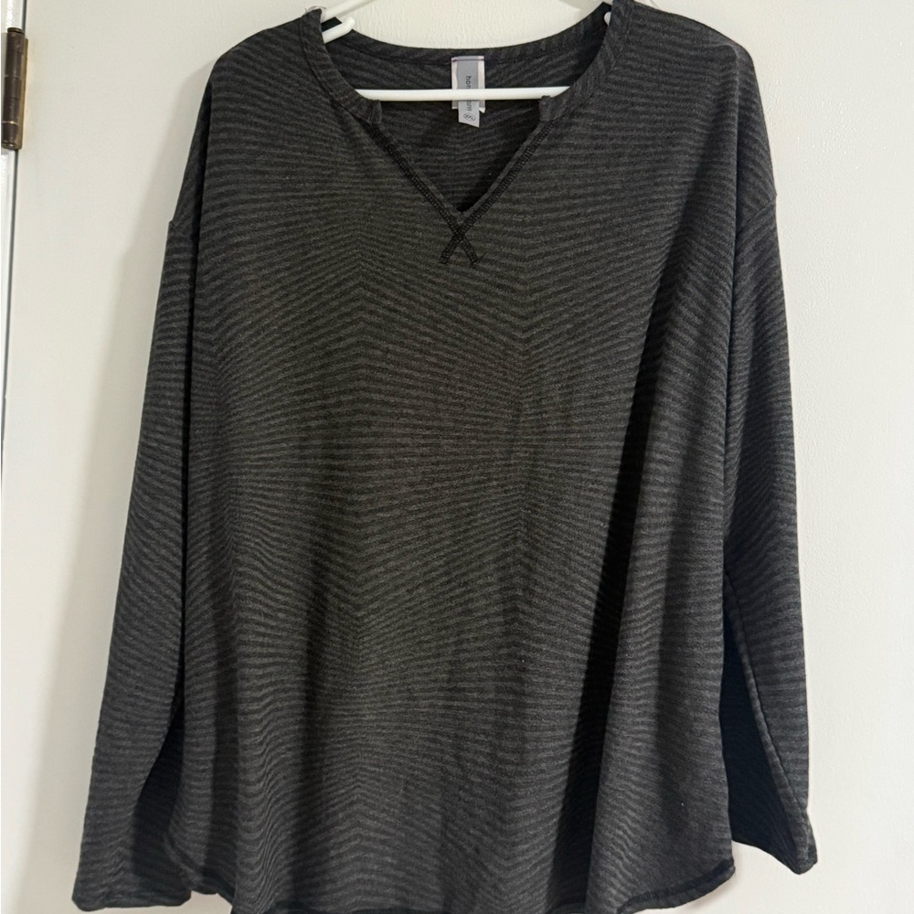 Honeyme Curvy Women's Black Long Sleeve Top